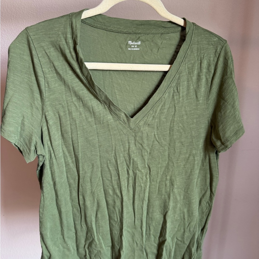 Madewell V-Neck Short Sleeve Tee in Olive